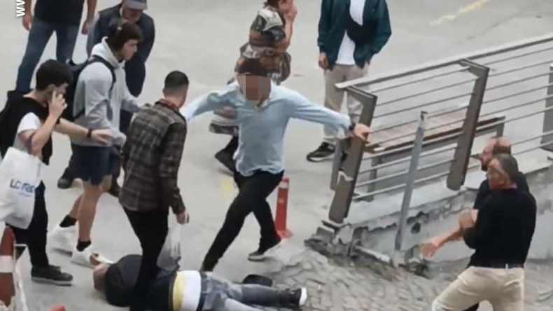 Fiyatta anlaşamadığı kiracısını sokak ortasında dövdü