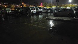 Kocaeli’de lodos etkili oldu, otoparkın bir bölümü sular altında kaldı