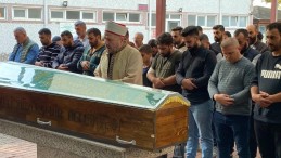 Korkunç kazada hayatını kaybeden anne ve bebeği son yolculuğuna uğurlandı