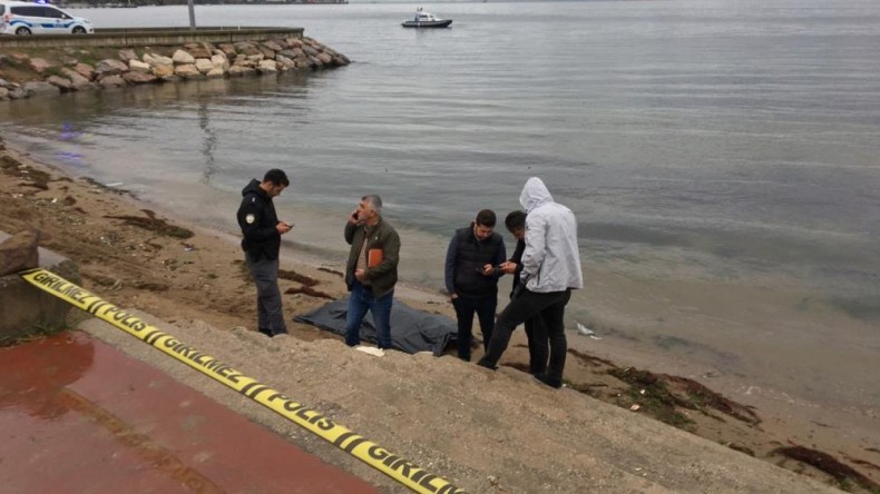 Sahilde ceset bulundu