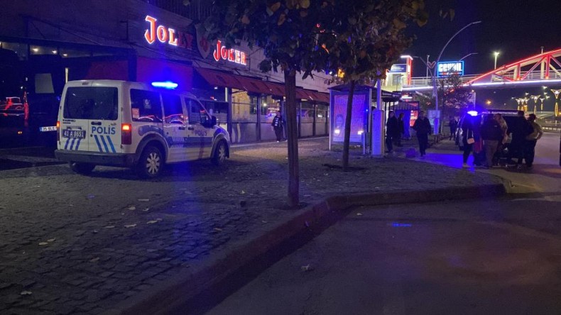 İzmit’te eğlence mekanına silahlı saldırı