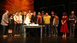 Kocaeli Şehir Tiyatrosu 26. yaşını kutluyor