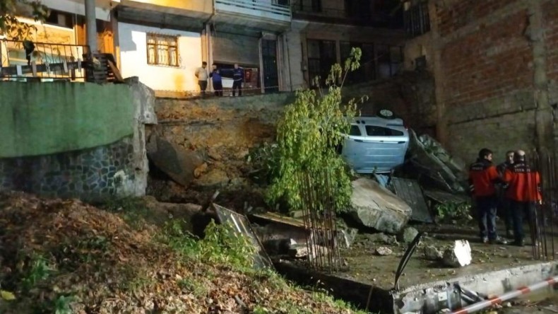 Yol çökmüştü, hasarın boyutu gündüz ortaya çıktı