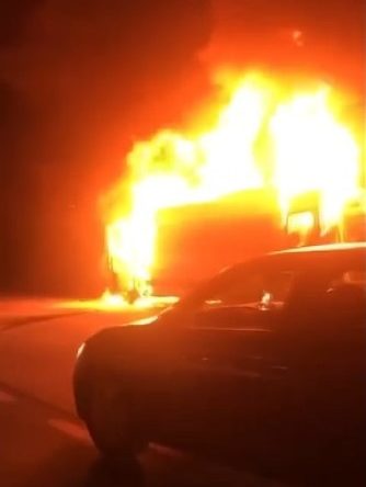 İşçi servisi alev aldı: İşçiler ölümden döndü