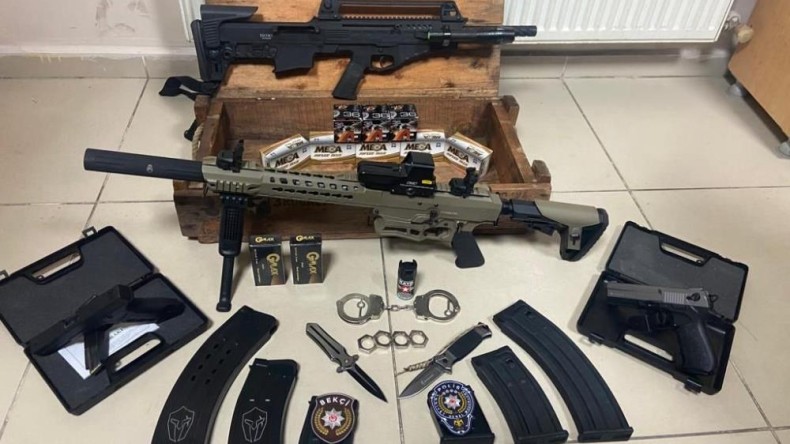 Durdurulan araçta cephanelik çıktı