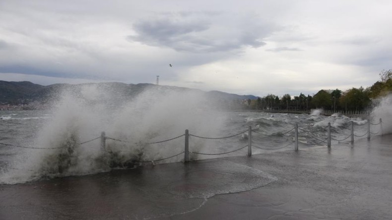 Şiddetli fırtına: 7 tekne battı