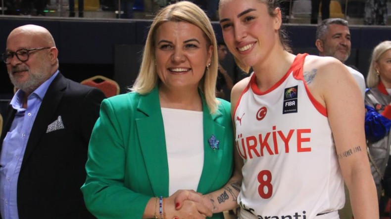 Fatma Kaplan Hürriyet’ten Hidayet Türkoğlu’na çağrı