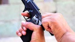 Sokakta başından vurulmuş halde bulundu