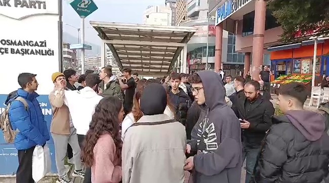 Marmara’da şiddetli deprem: Millet sokağa döküldü