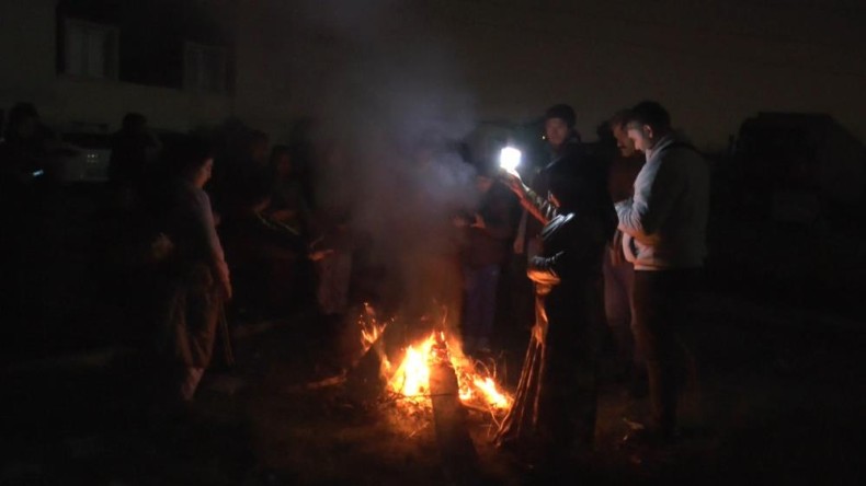 140 daireli site sakinleri soğukta karanlığa mahkum oldu