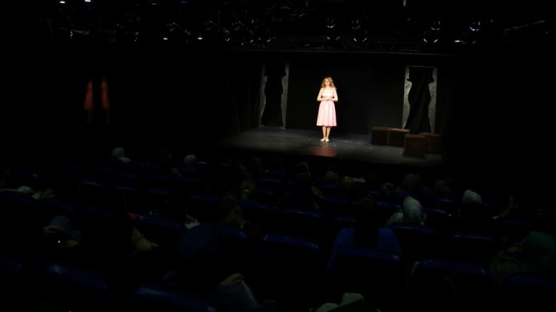 Kadına şiddete tiyatro oyunuyla dikkat çekildi