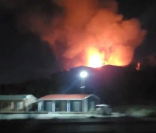 Kocaeli’de palet deposunda yangın