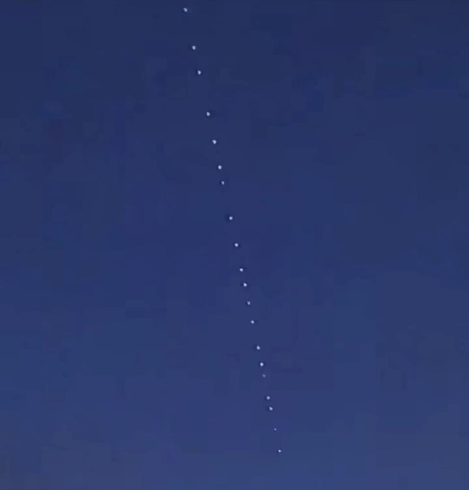 Elon Musk’a ait Starlink uyduları, İstanbul semalarında görüntülendi