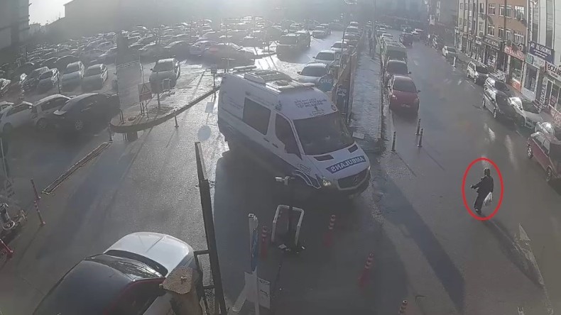 Ambulansın çarptığı yaşlı kadın hayatını kaybetti