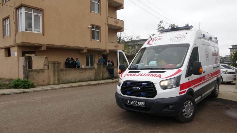 Ziyarete geldiği babasının cansız bedeniyle karşılaştı