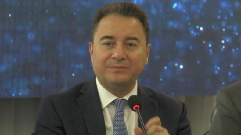 Ali Babacan, İttifak’a göz kırptı