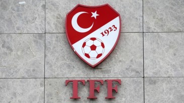 Tüm lig maçları süresiz olarak ertelendi