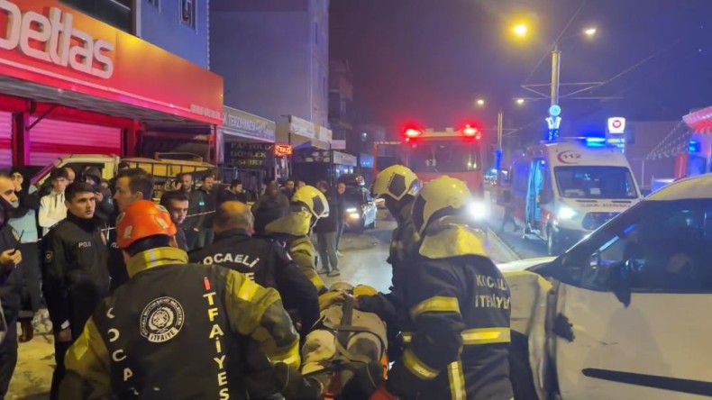 İzmit’te feci kaza: 2 ağır yaralı