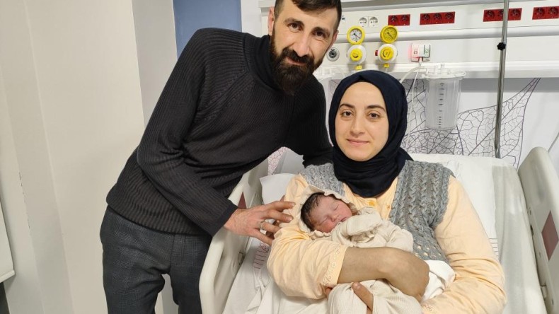 Kocaeli’de 2024’ün ilk bebeği ‘Aybike’ oldu