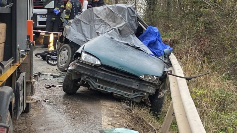 Elektrik arıza bakım aracı ile otomobil çarpıştı : 1 ölü