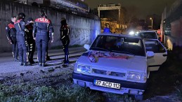 Alkollü ve ehliyetsiz sürücü polisten kaçtı: 1 kişiyi yaralamış!