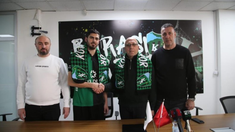 Kocaelispor’dan transfer: Azeri futbolcu takımla buluştu
