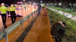 Şiddetli rüzgarın etkisiyle savrulan motosikletli hayatını kaybetti