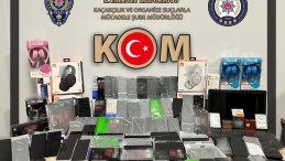 Kocaeli’de onlarca gümrük kaçağı cep telefonu ele geçirildi