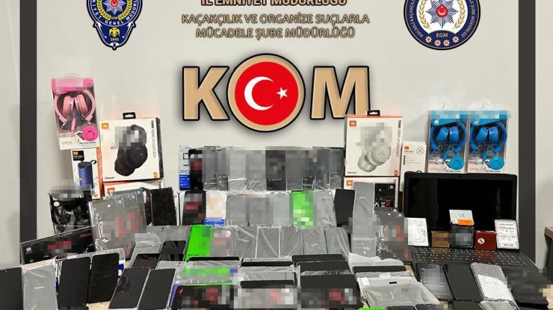 Kocaeli’de onlarca gümrük kaçağı cep telefonu ele geçirildi