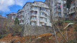 Toprak kayması yaşanmıştı; Gölcük Belediyesi alanı güvenli hale getirdi