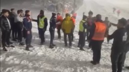 Kayak Merkezi’nde olay: 3 çalışan bıçaklandı