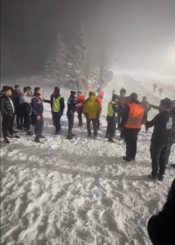 Kayak Merkezi’nde olay: 3 çalışan bıçaklandı