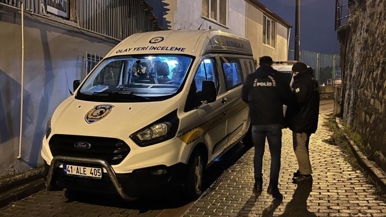 Evde başından vurulmuş halde bulundu