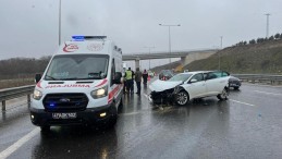 3 araç kazaya karıştı: 5 yaralı var