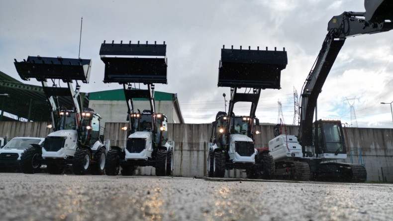 İzmit Belediyesi, 4 yeni iş makinesini daha İzmit halkına kazandırdı