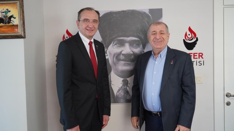 Kentin sevilen Doktoru Zafer Partisi’nden aday oldu