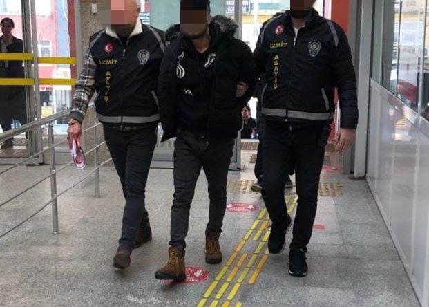 Tartıştığı husumetlisini topuklarından vurdu