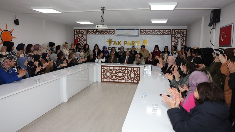 Kadın Kollarından Tutuş’a coşkulu karşılama