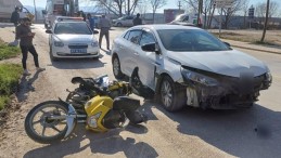 Başiskele’de kaza: Sürücü motosikletten savruldu