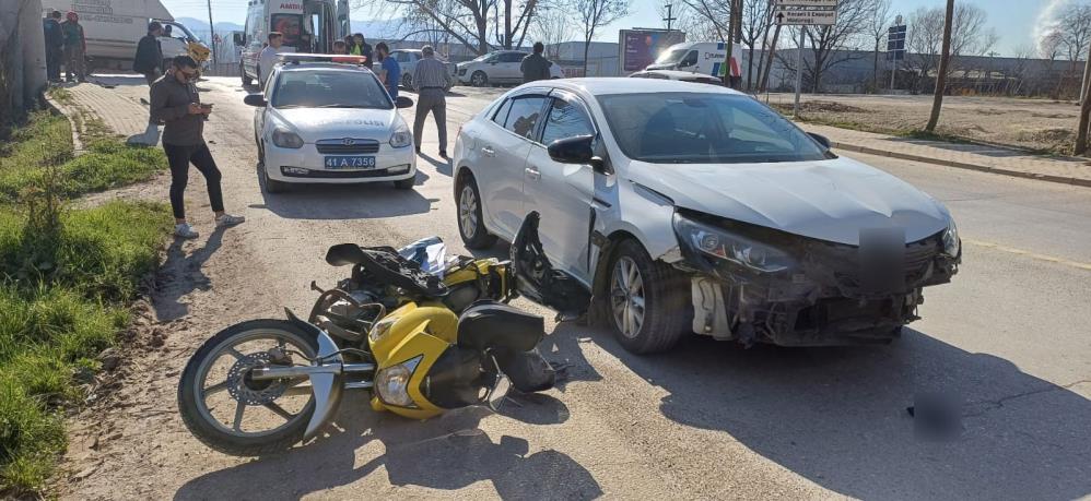 Başiskele’de kaza: Sürücü motosikletten savruldu