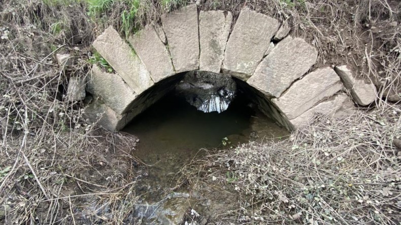Kartepe Eşme’deki tarihi köprü yıllara meydan okuyor