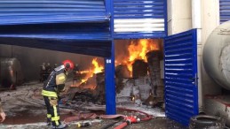 Sahte içki deposu alev alev yandı