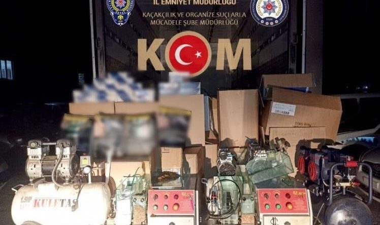 Polisten İzmit’te depoya operasyon