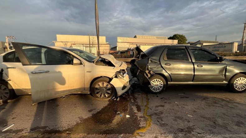 İzmit’te zincirleme kaza: 4 yaralı