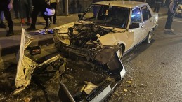 Trafikte maganda dehşeti: 3 araca çarptı, kaçarken kaza yaptı