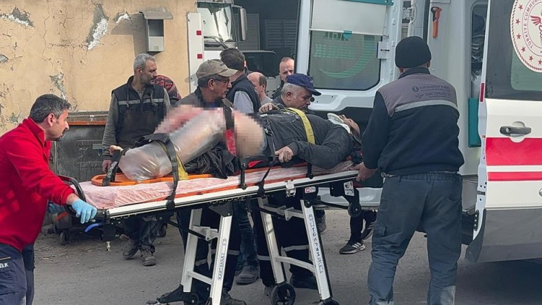 Kasanın altında kalan işçi ağır yaralandı