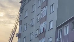 8 katlı binanın terasında yangın paniği