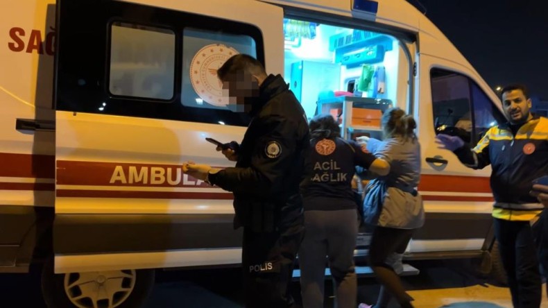 Erkek arkadaşıyla tartıştığı sırada kazara kendini bıçakladı