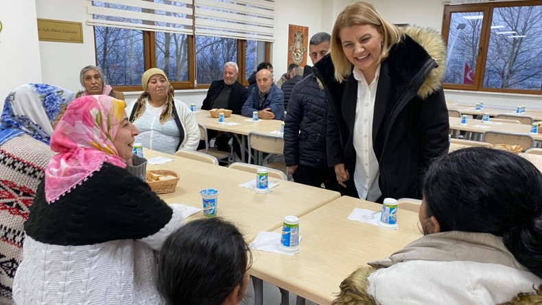 Başkan Hürriyet Tavşantepe Cemevi’nde  canları yalnız bırakmadı 