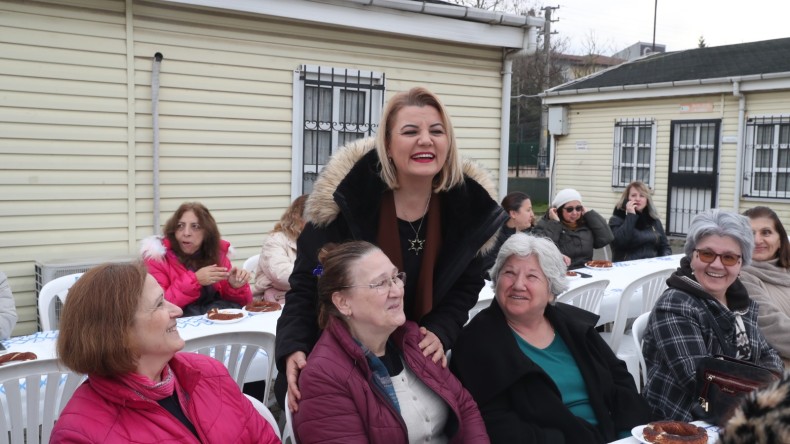 İzmek kursiyerleri Hürriyet’e güç kattı